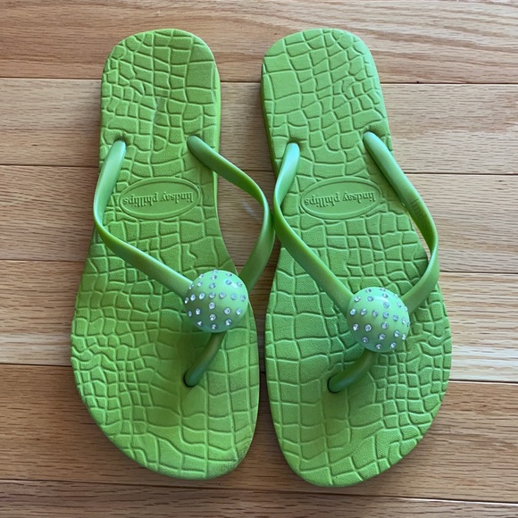 LINDSAY PHILLIPS SwitchFlops Bundle! Five flip flops w/ 4 additional button sets - Picture 11 of 17
